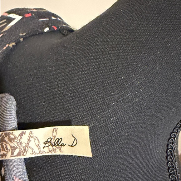 Bella D aztec Black and Red Tribal Crop Top - Picture 5 of 5